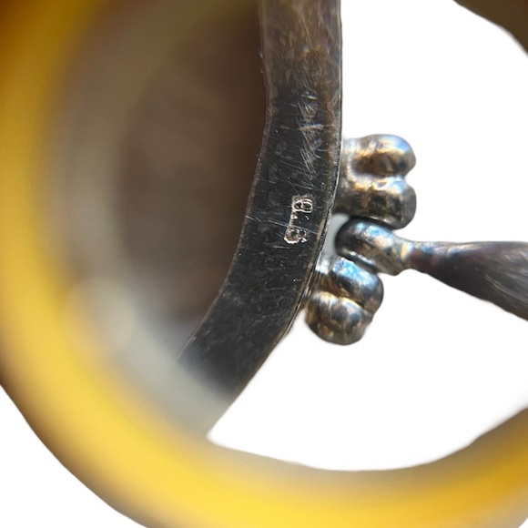 Sterling & Black Mother Of Pearl Pendant. - Picture 5 of 6